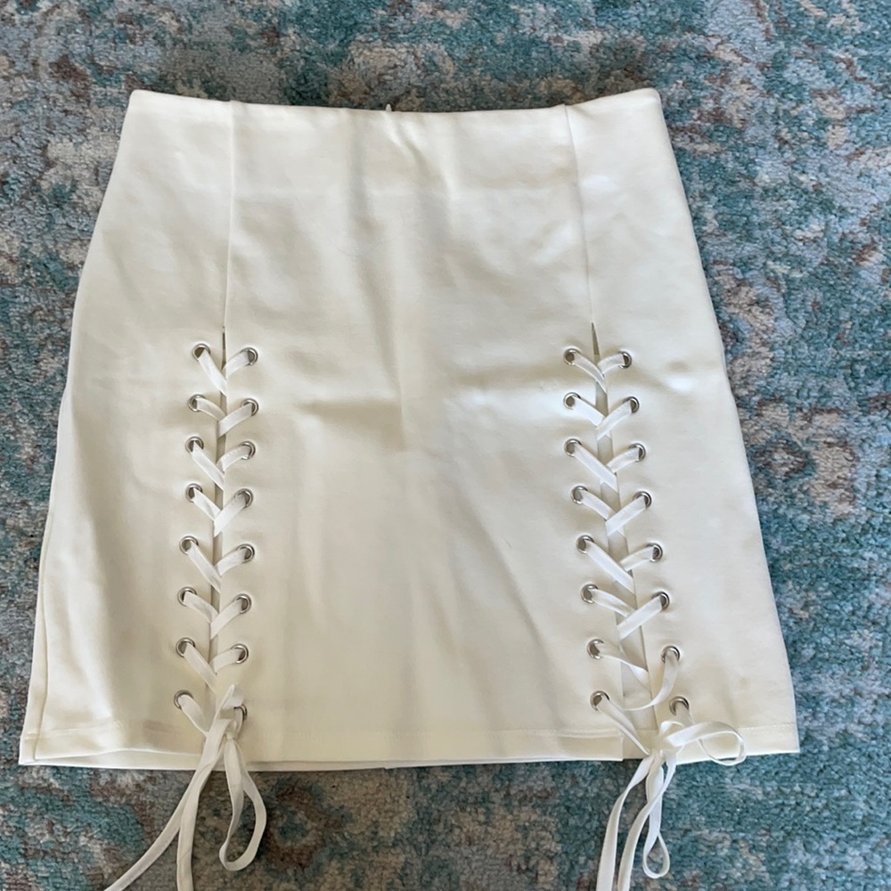 Tobi white lace up skirt